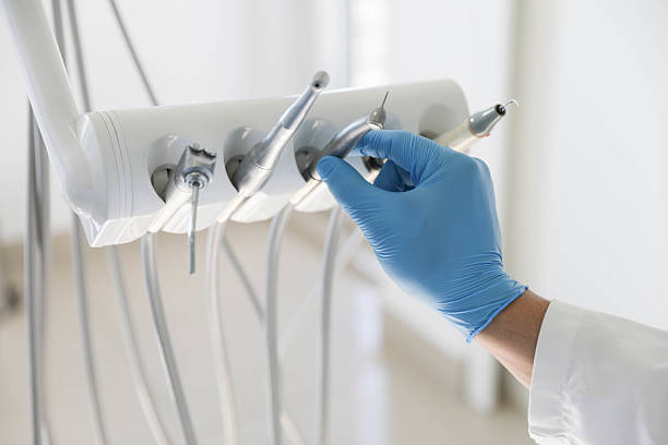 Professional Emergency Dentist technician working in Lake Barcroft, VA